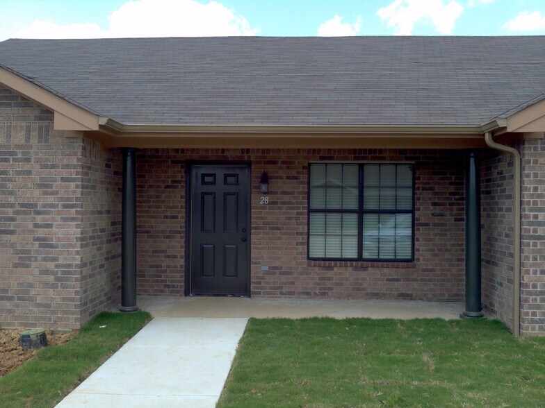 Building Photo - 9010 Holmes Ln