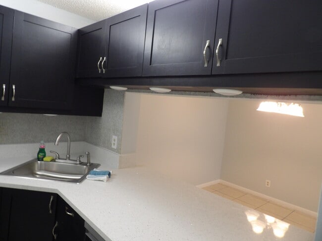 Building Photo - 618 Sea Pine Way