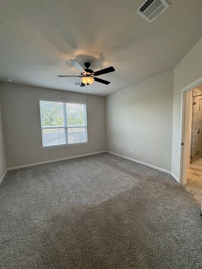 Building Photo - 1340 Kingsgate Dr