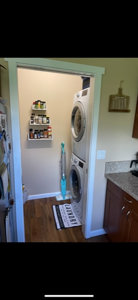 Pantry with washer & dryer - 62-1171 Puahia St