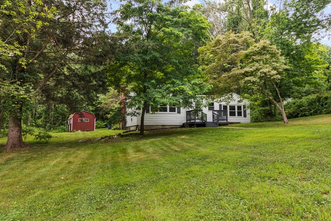 Building Photo - 518 Merrow Rd
