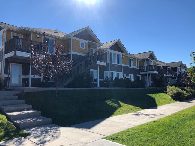 Building Photo - 3 Bedroom 2 Bathroom Condo * Flexible Leas...