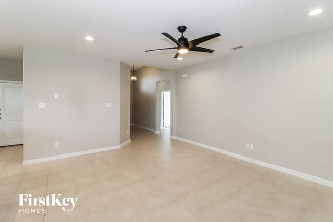 Building Photo - 2609 Sunburst Dr