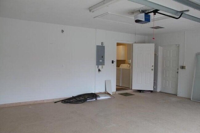 Building Photo - 1518 Primrose Ln