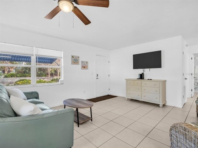 Building Photo - 103 W Park St