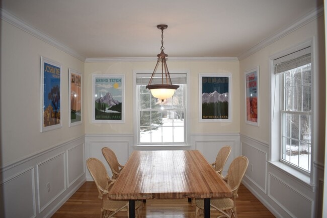 Building Photo - 4 Bed, 2.5 Bath House