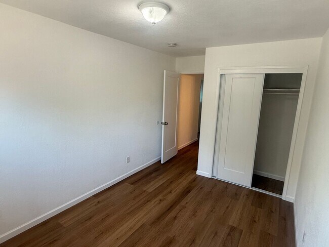 Building Photo - 301 Willard Ave