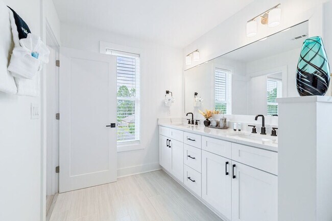 Building Photo - 125 Blue Eden Lp