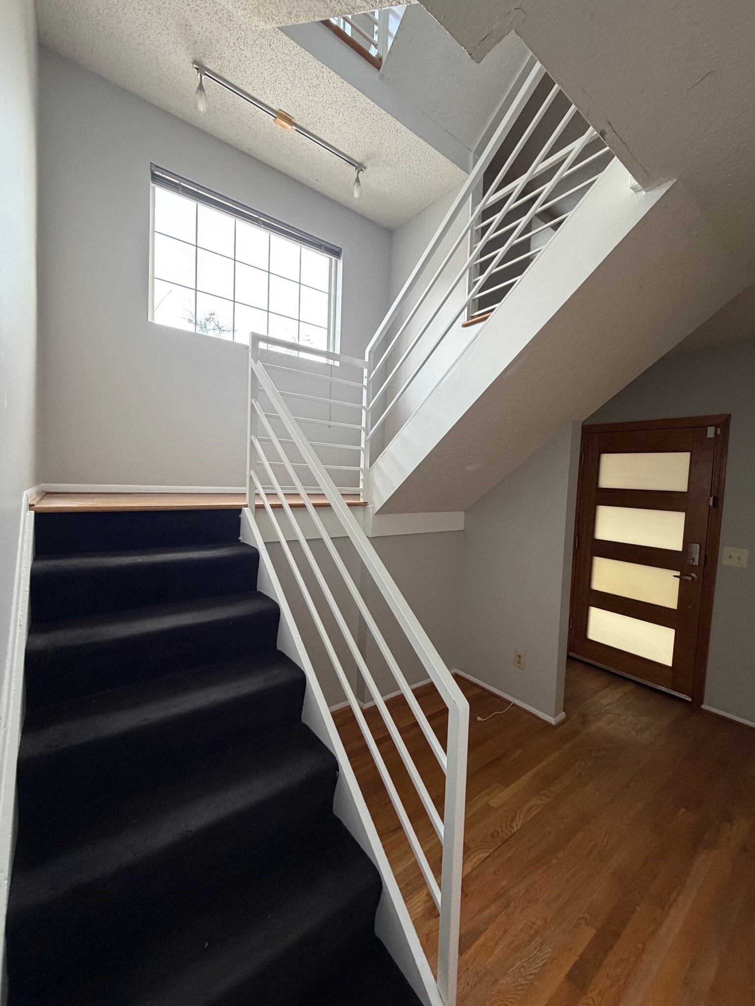 Building Photo - 1091 Harrison Ave