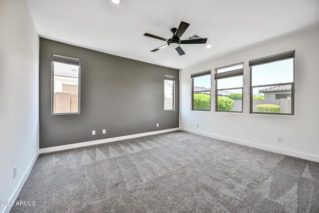 Building Photo - 17163 W Thousand Oaks St