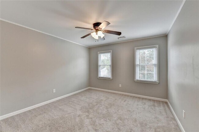 Building Photo - 10665 Wren Ridge Rd