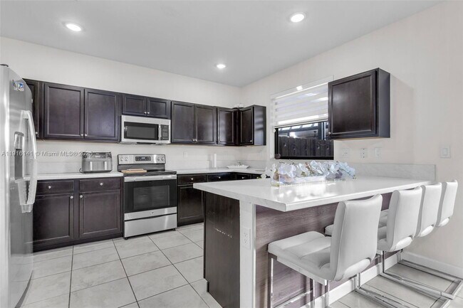 Building Photo - 11413 SW 252nd Ter