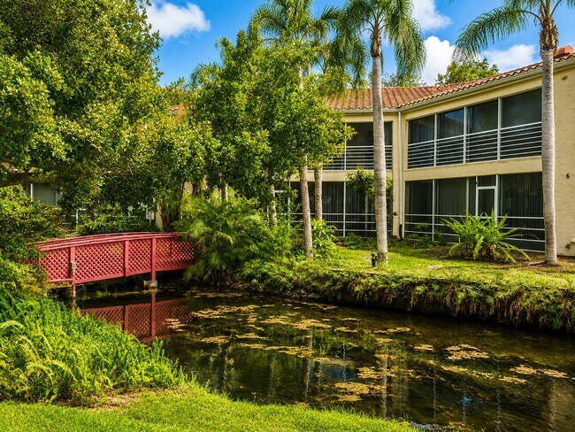 Building Photo - FOR RENT – STUNNING 2 BEDROOM / 2 BATH CONDO IN BRADENTON