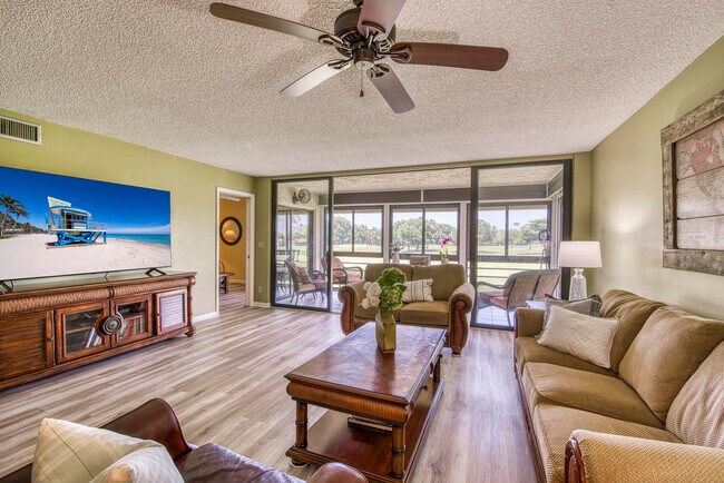 Building Photo - 11186 Green Lake Dr