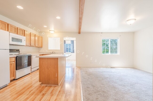 Building Photo - 1015 Domelby Ct