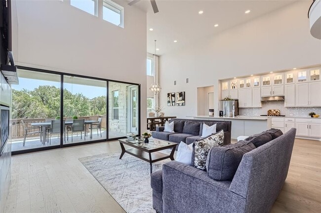 Building Photo - 704 Palamos Dr