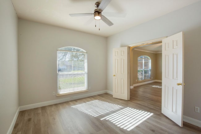 Building Photo - 3121 Blue Ridge Dr