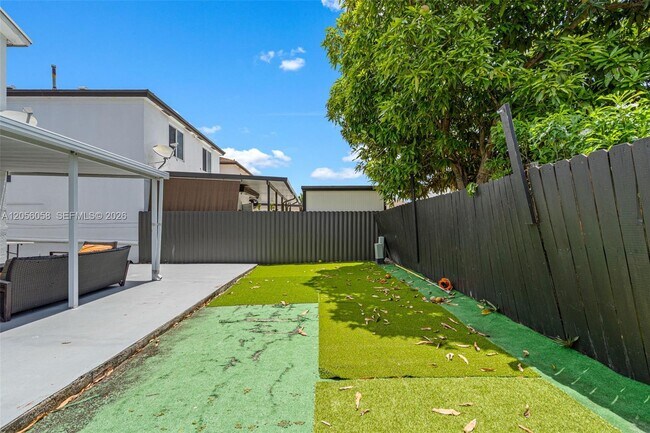 Building Photo - 13990 SW 160th Terrace