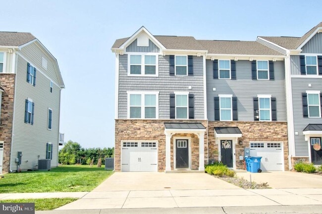 Building Photo - 110 Fletcher Cir
