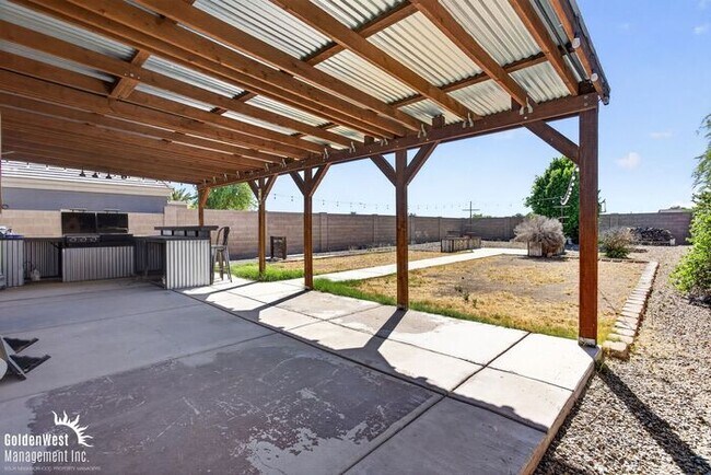 Building Photo - Beautiful 5Bdm 3Ba Home with Loft in the Heart Florence, AZ!