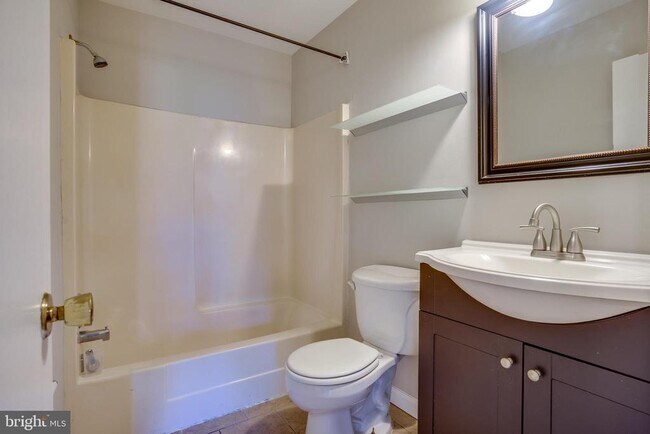 Building Photo - 4405 Elan Ct