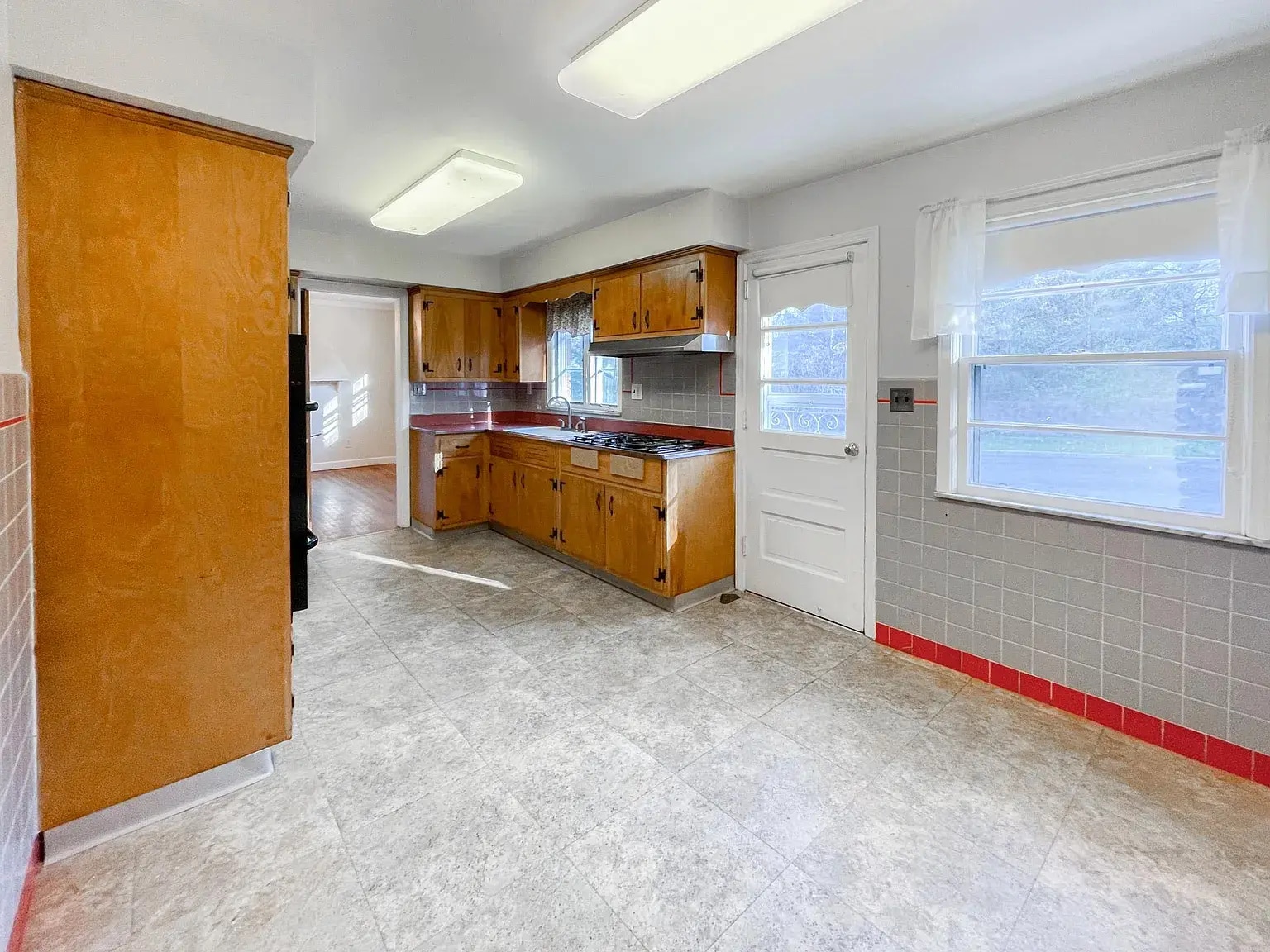 Building Photo - 15 Columbia Tpke