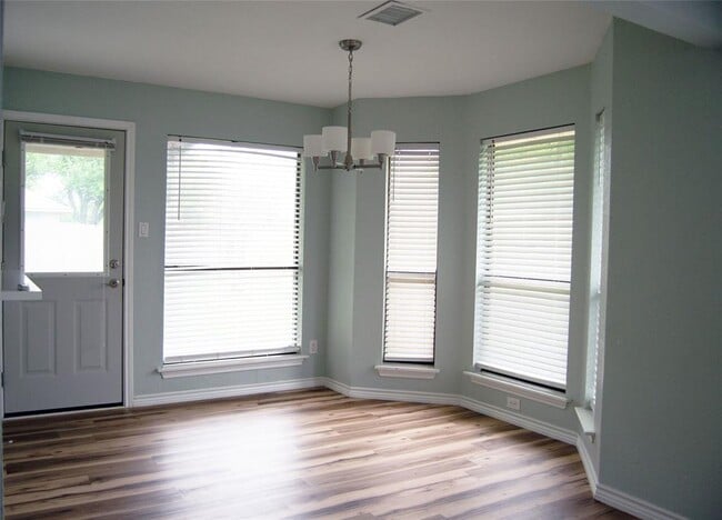 Building Photo - 2501 Autrey Dr