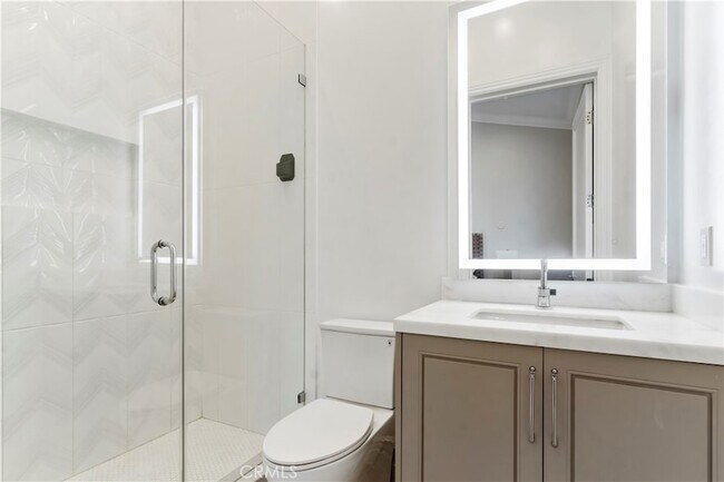 Building Photo - 4635 Brewster Dr