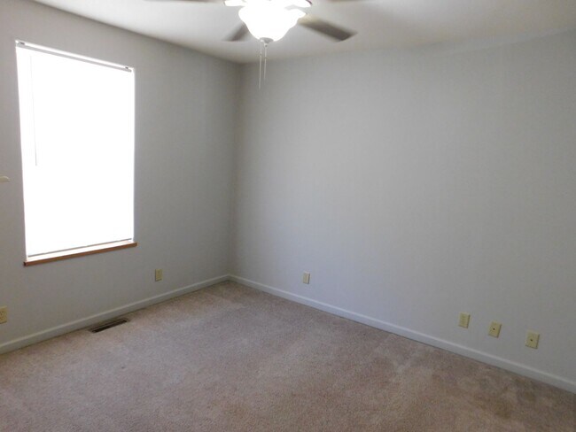 Building Photo - Spacious 3 Bedroom 2 bath Home in El Dorad...