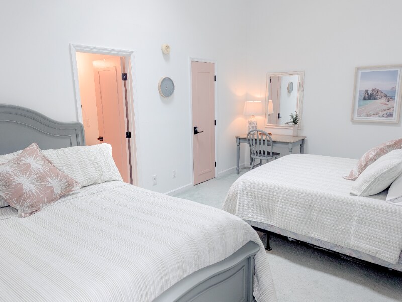 Building Photo - 1095 Plantation Dr W