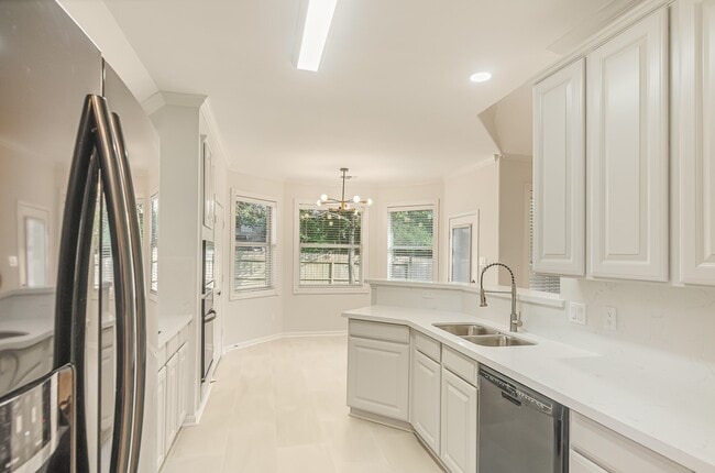 Building Photo - 71 N Queenscliff Cir