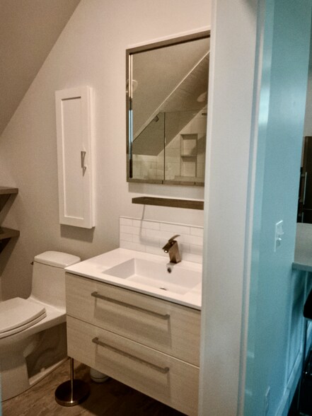 Bathroom vanity - 297 Durham Point Rd