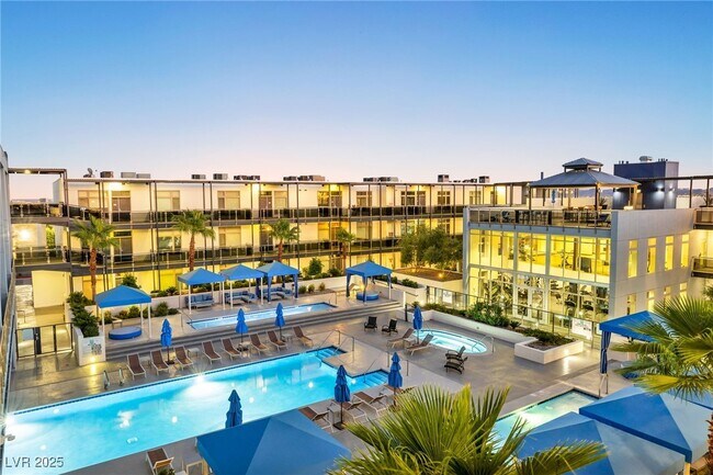 Building Photo - 8925 W Flamingo Rd