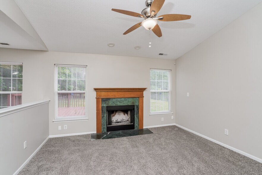 Building Photo - 4613 Lunenburg Dr