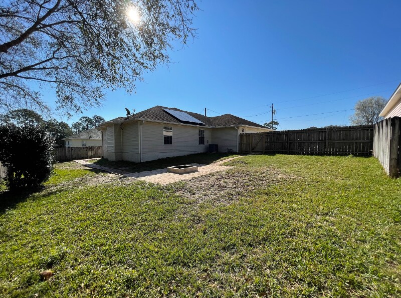 Building Photo - 447 Apple Dr