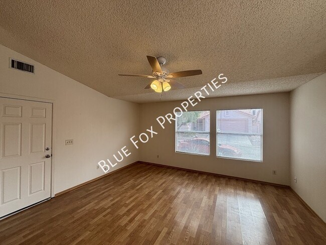 Building Photo - 9913 N Woodstone Trail