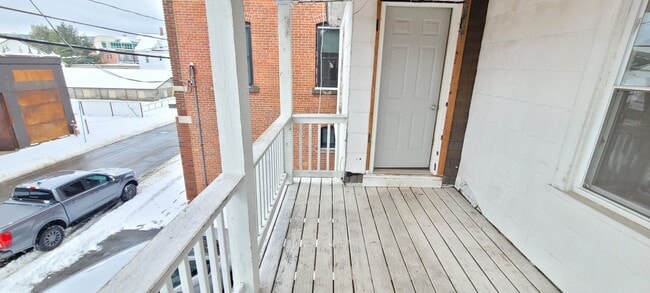 Building Photo - 53 Center St