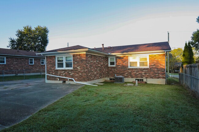 Building Photo - 2509 Paddock Ct