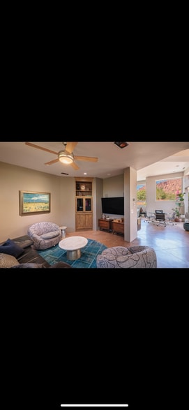 Building Photo - 384 W Brittlebush Way