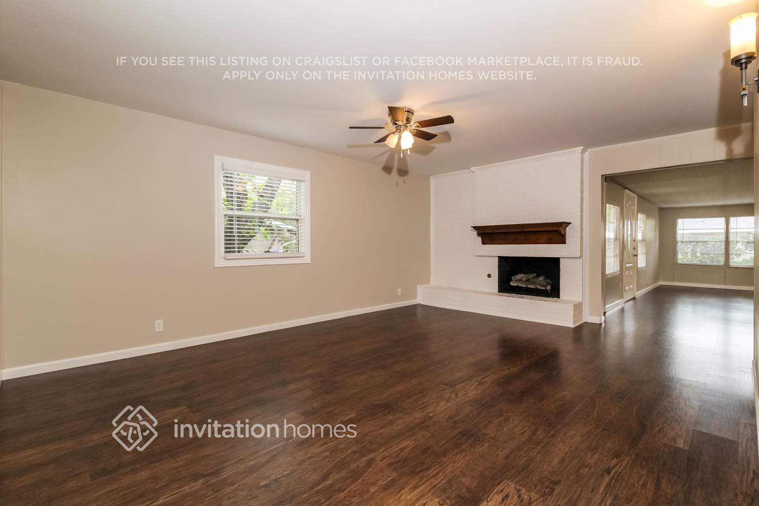 Building Photo - 920 S Waterview Dr