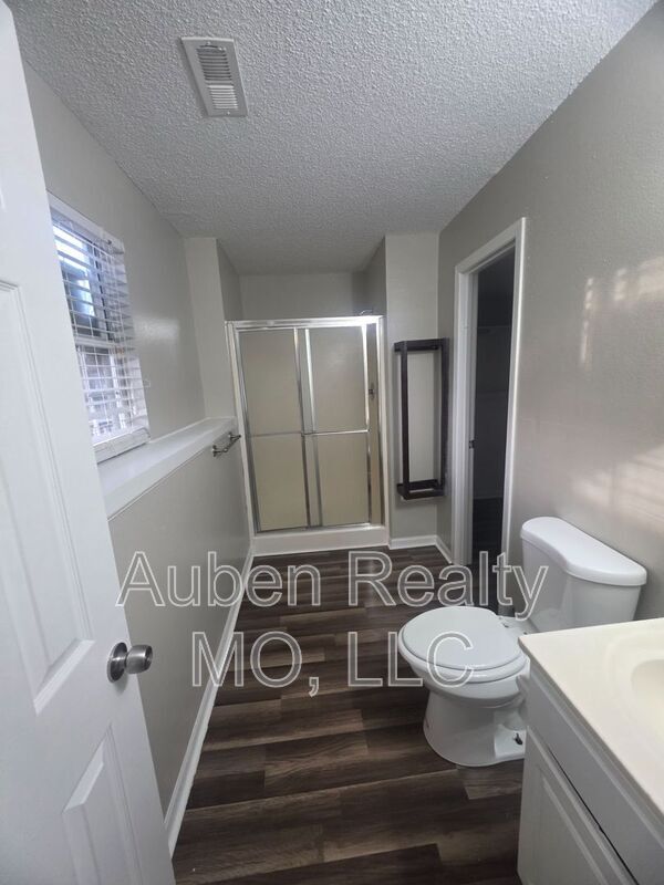 Building Photo - 7010 N Gower Ave