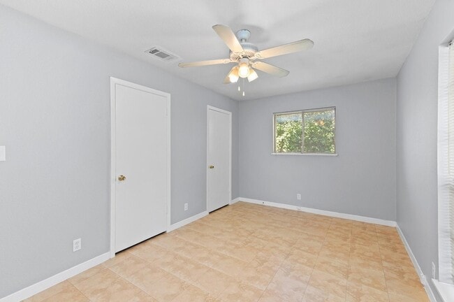 Building Photo - 2712 St Edwards Cir