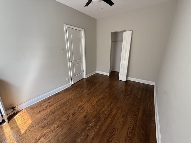 Building Photo - 836 E 53rd St