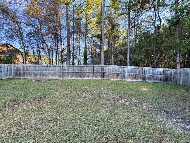 Building Photo - Lovely 3 Bed 2.5 Bath Home in Fayetteville