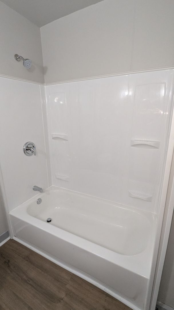 Building Photo - Charming 3 bedroom/1 bath home in the heart of Akron!