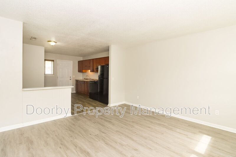 Building Photo - 6413 Basswood Ln