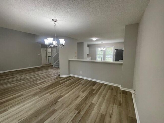 Building Photo - 210 Silk Hope Dr