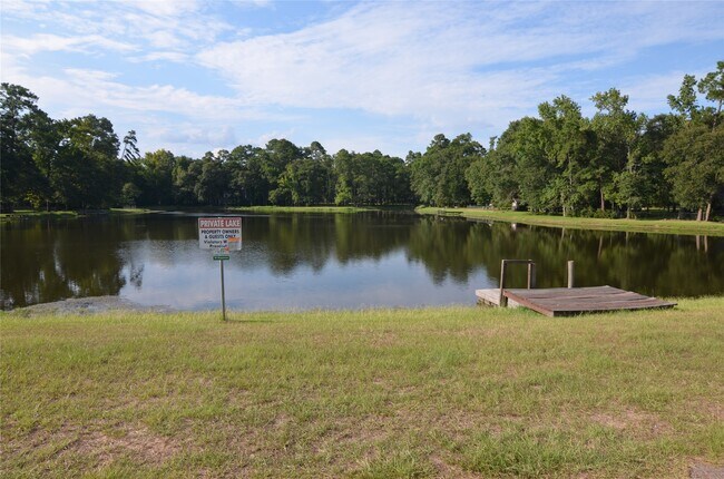 Building Photo - 9902 Trailway Dr