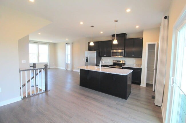 Building Photo - 4489 Drysdale St