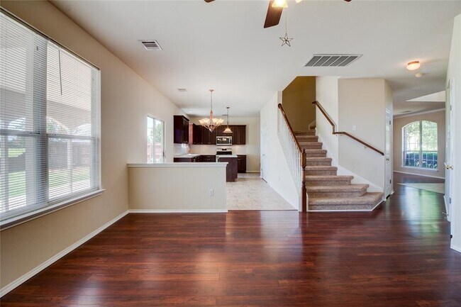 Building Photo - 700 Belmont Dr